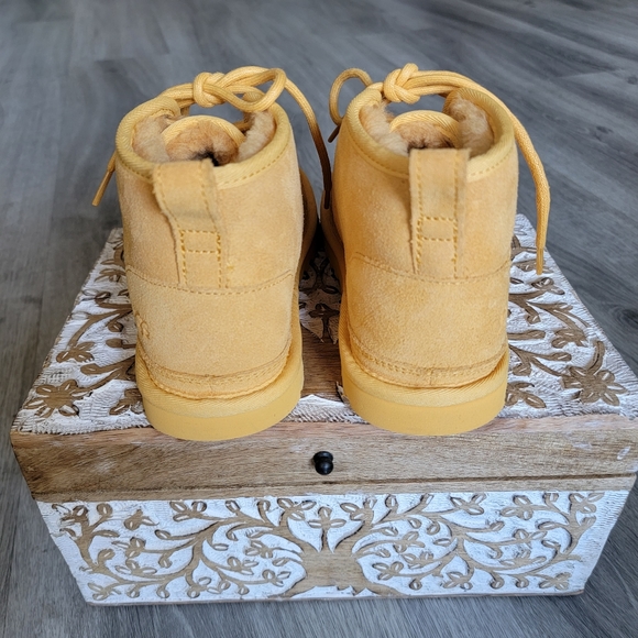 UGG Neumel Boot - Picture 4 of 8
